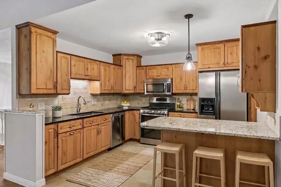 3260 Snelling Avenue N, Arden Hills, MN 55112 - #2