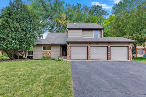 8649 Emerson Avenue N, Brooklyn Park, MN 55444