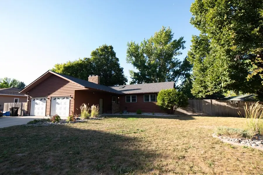 1807 25 1/2 Avenue S, Fargo, ND 58103 - #2