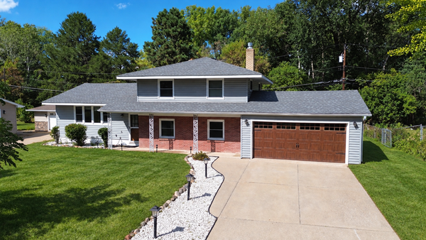 1825 Woodcrest Drive, Saint Paul, MN 55119