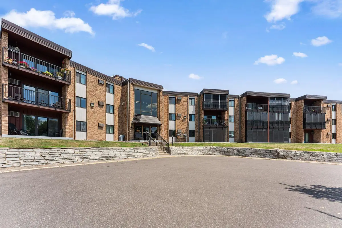 2700 Oxford Street N #101, Roseville, MN 55113 - #1