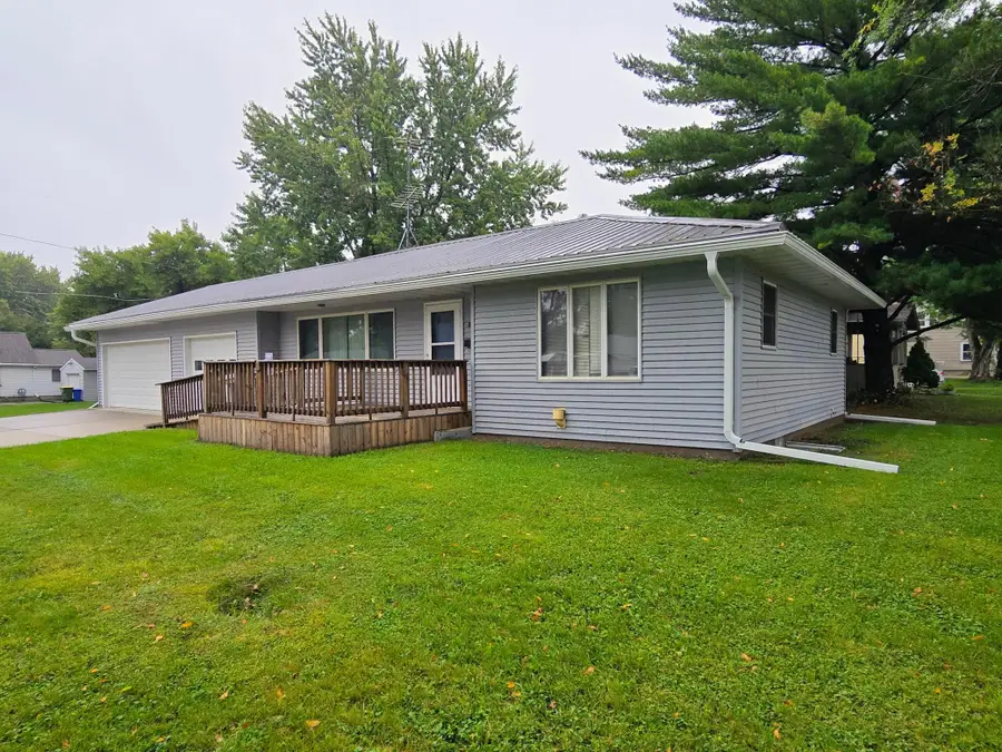 101 9th Avenue Nw, Pipestone, MN 56164 - #2