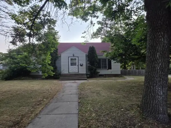 902 9th Avenue N, Saint Cloud, MN 56303