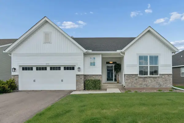 1248 Oak Tree Court, Carver, MN 55315