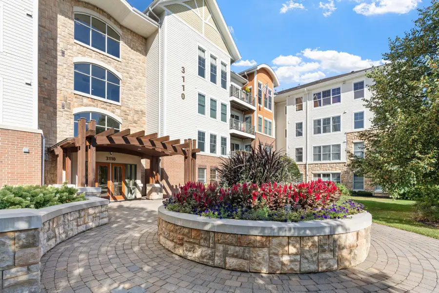 3110 N Chestnut Street #301, Chaska, MN 55318 - #3