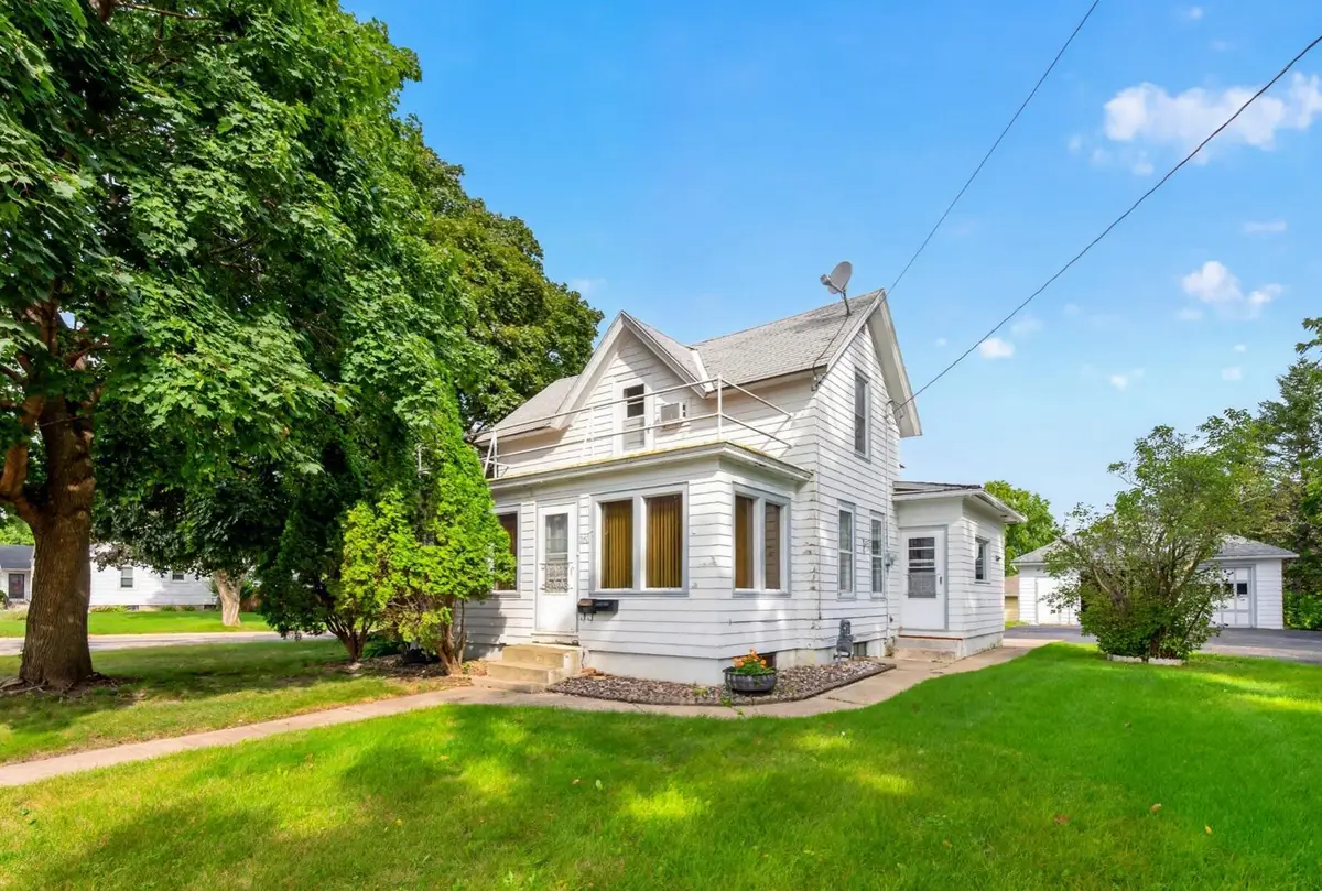 250 W Holly Street, Owatonna, MN 55060 - #1