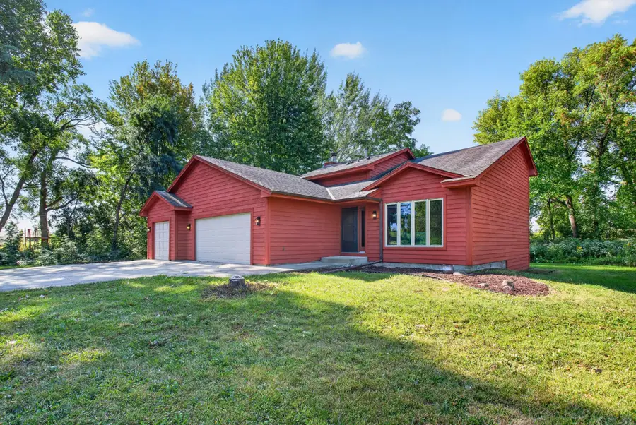 2633 Nightingale Court, Chaska, MN 55318 - #2