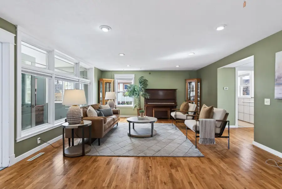 2114 Queen Avenue N, Minneapolis, MN 55411 - #2