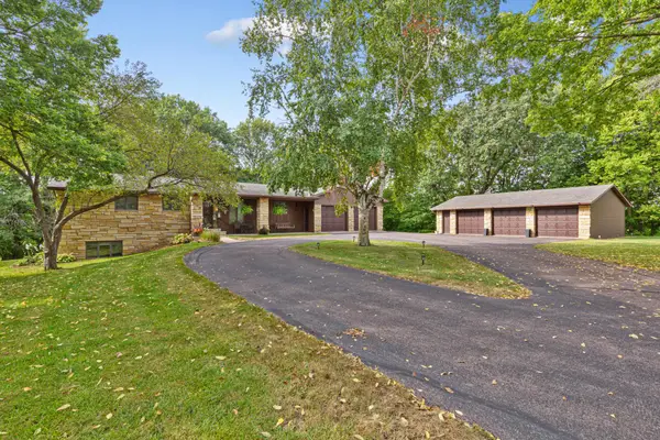 23 Holiday Court, North Mankato, MN 56003