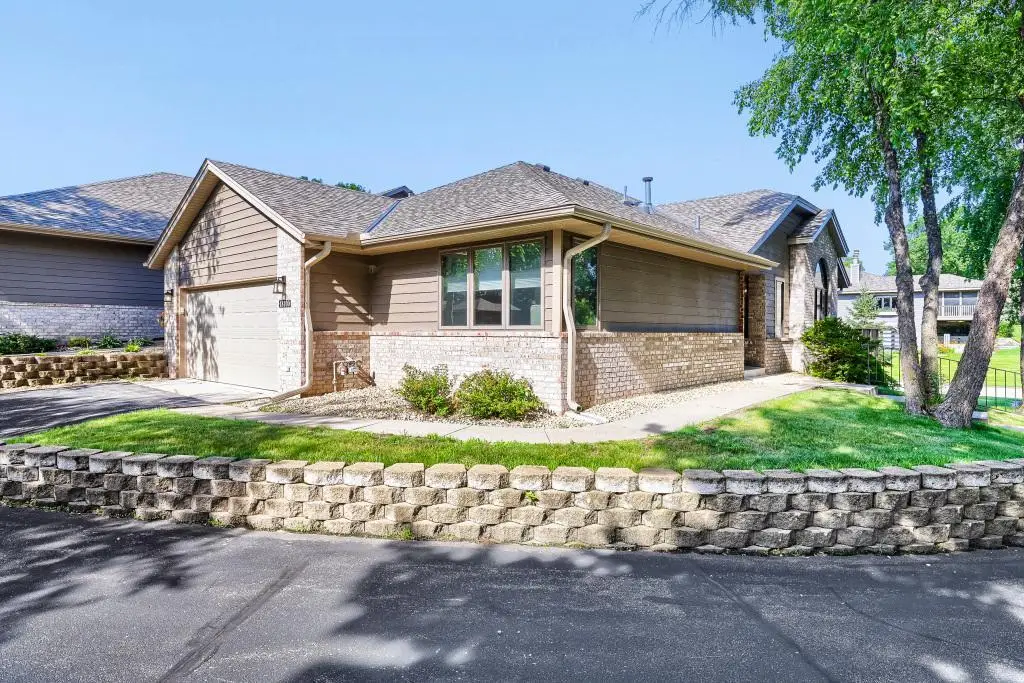 18100 Judicial Way N, Lakeville, MN 55044 - #1