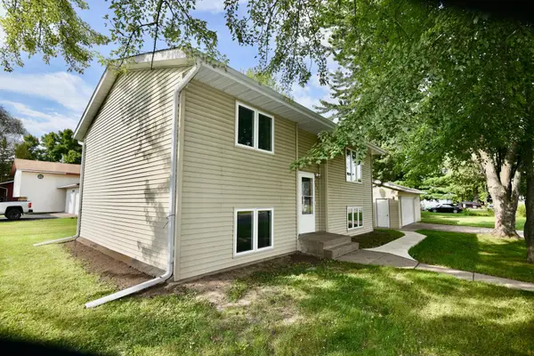 215 7th Street Ne, Milaca, MN 56353