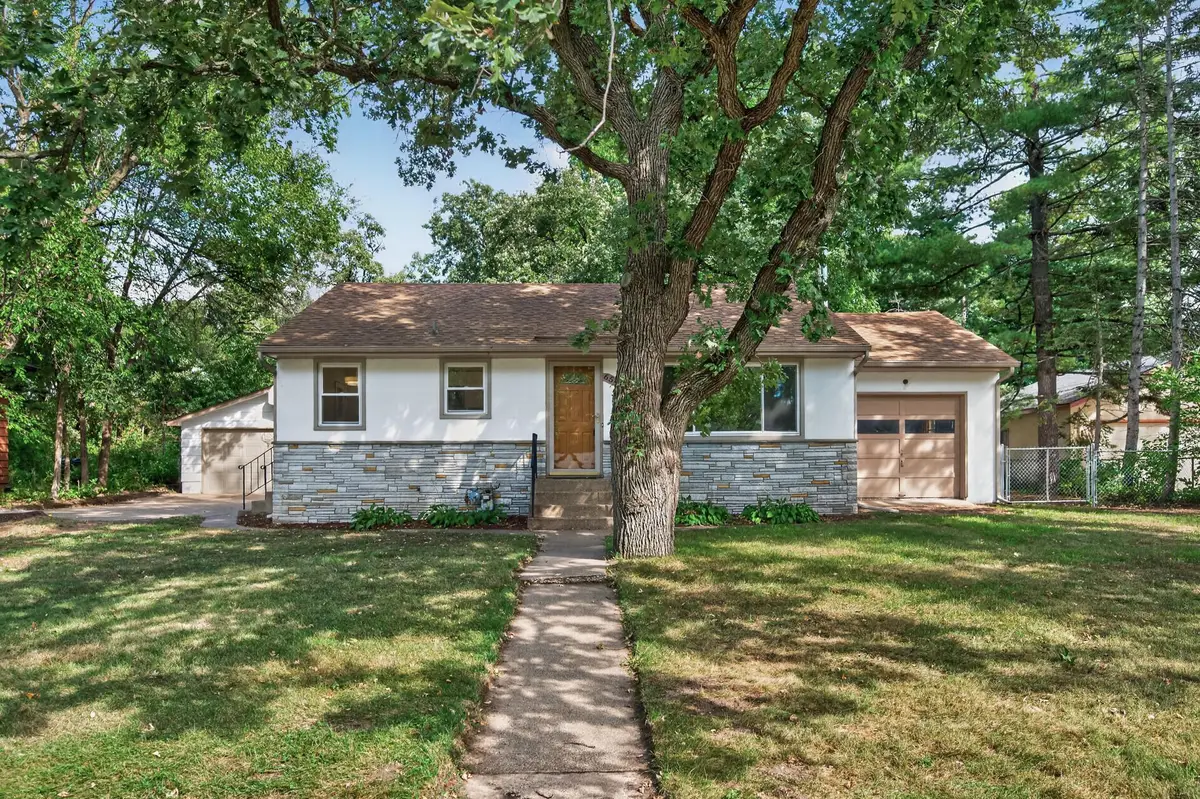 6547 Oakley Drive Ne, Fridley, MN 55432 - #1
