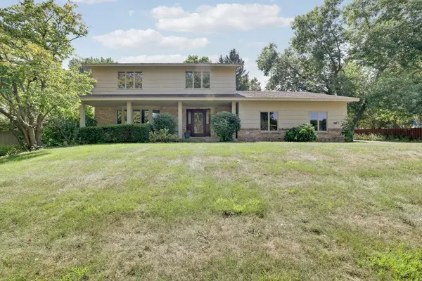 8359 Amsden Ridge Drive, Bloomington, MN 55438