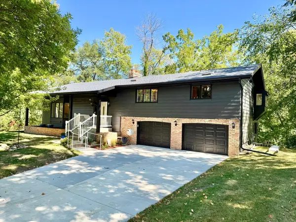 1609 Ridgewood Lane, Red Wing, MN 55066