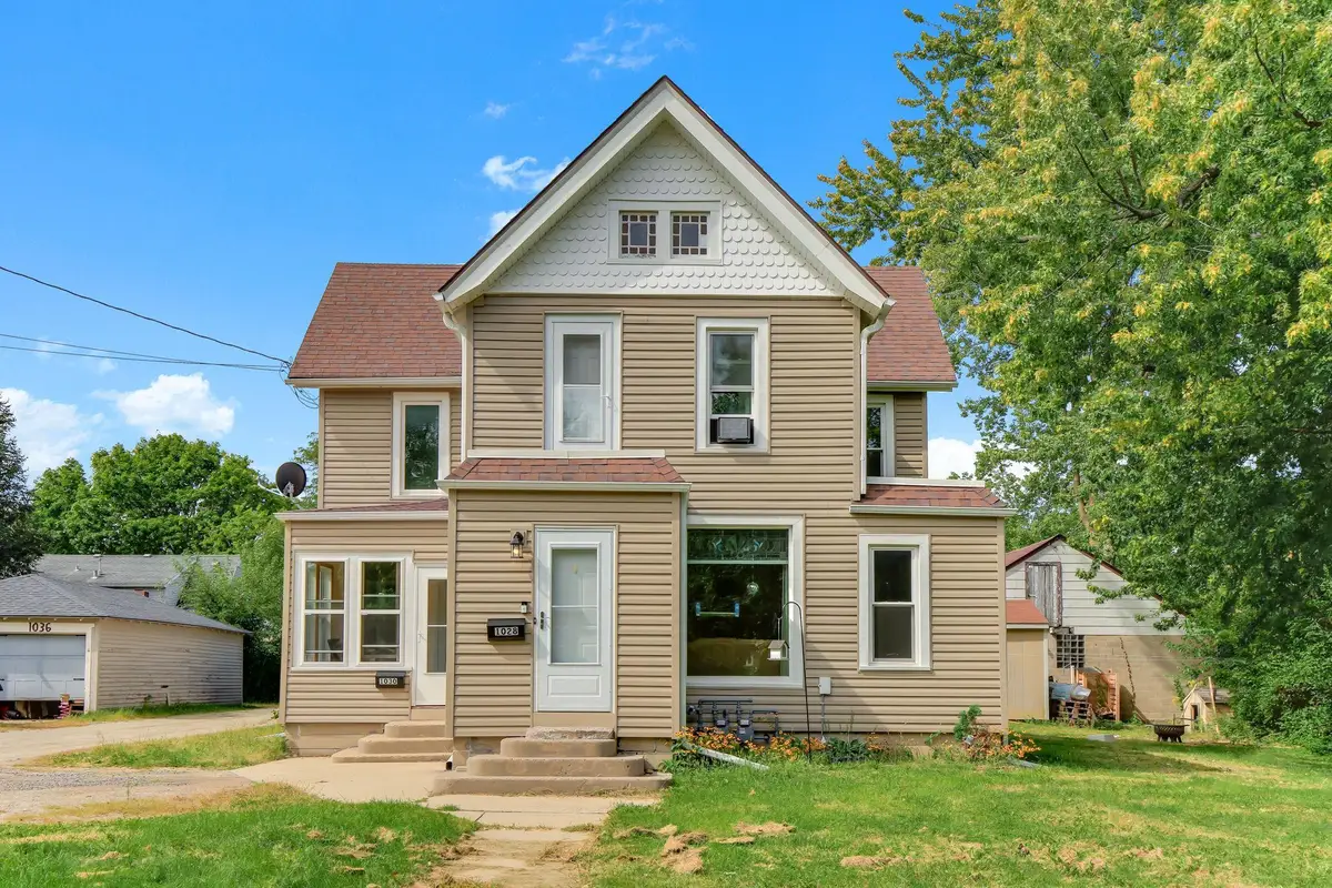 1028 S Cedar Avenue, Owatonna, MN 55060 - #1