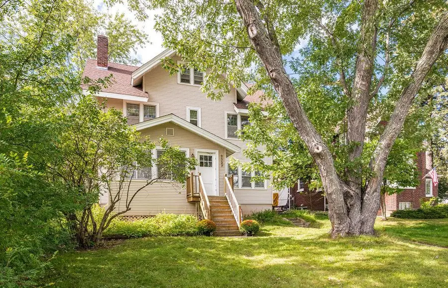 2327 E 4th Street, Duluth, MN 55812 - #2