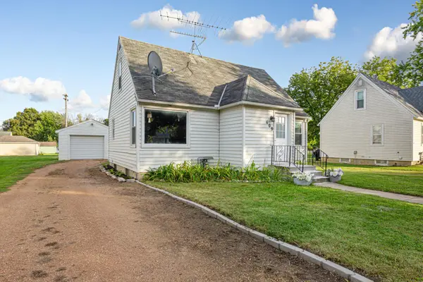 409 S 5th Street, Le Sueur, MN 56058