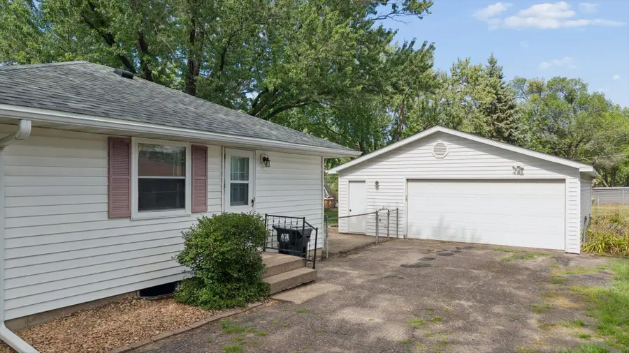 965 109th Avenue Nw, Coon Rapids, MN 55448 - #3