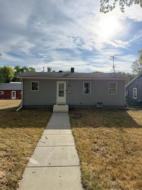 1605 9th Street N, Fargo, ND 58102