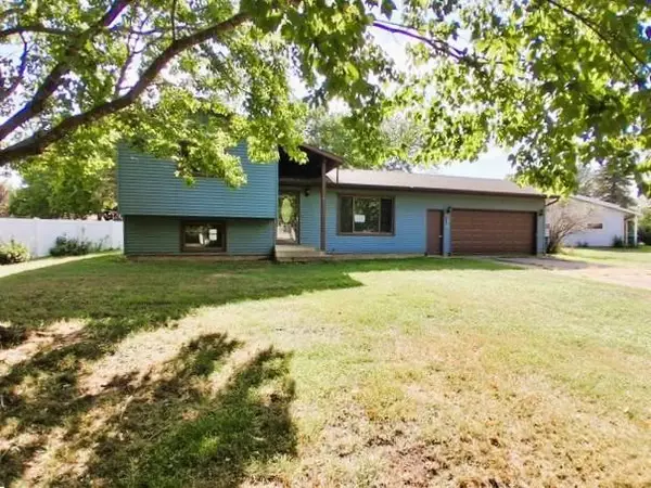 831 Cumming Lane, Saint Cloud, MN 56301