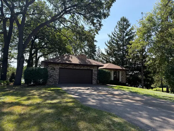 1320 Spring Valley Road, Golden Valley, MN 55422