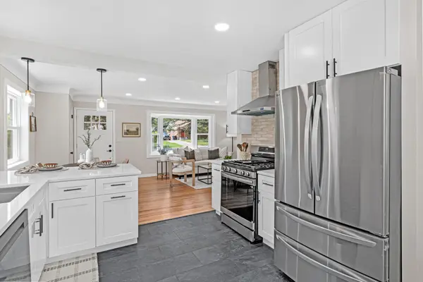 621 5th Avenue S, Hopkins, MN 55343