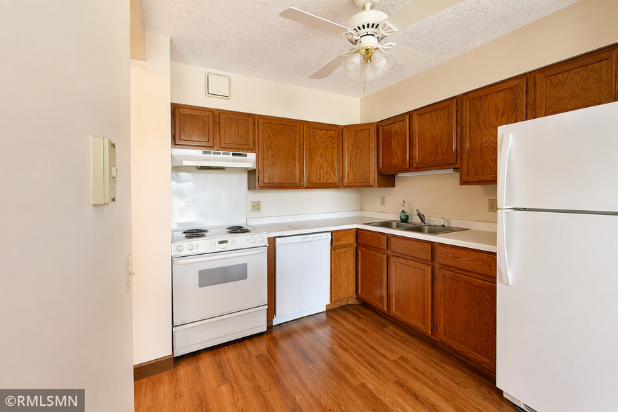 7600 Golden Valley Road #304, Golden Valley, MN 55427 - #2