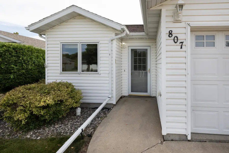 807 Morningside Drive, Casselton, ND 58012 - #2