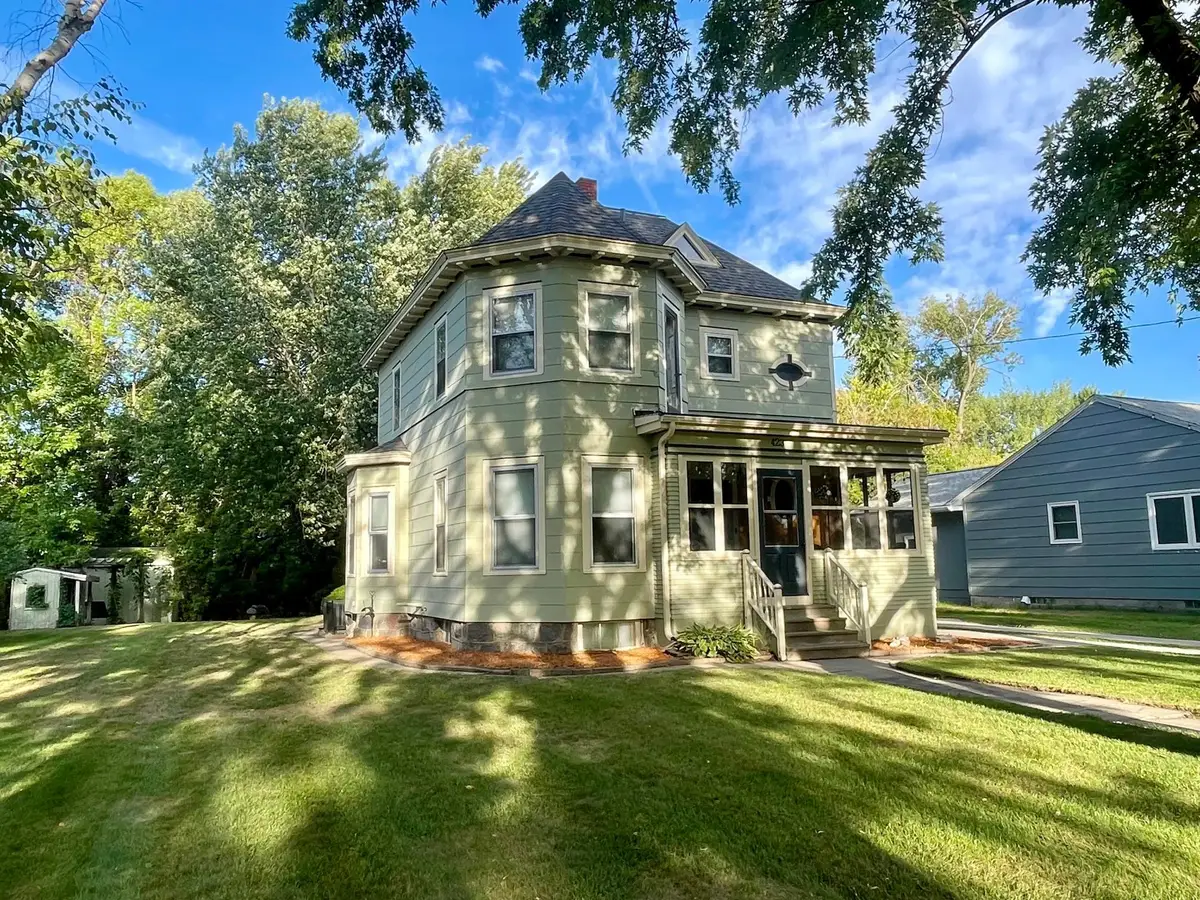 423 4th Street Ne, Barnesville, MN 56514 - #1
