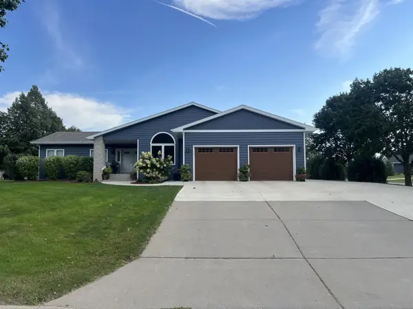 825 S Hubbard Avenue, Litchfield, MN 55355