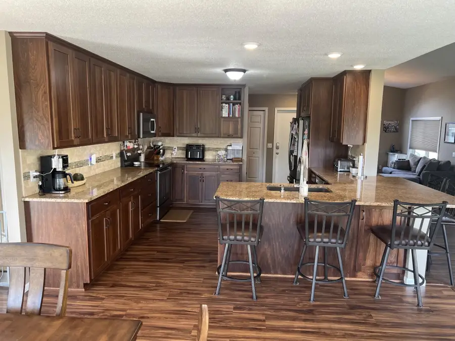 825 S Hubbard Avenue, Litchfield, MN 55355 - #2