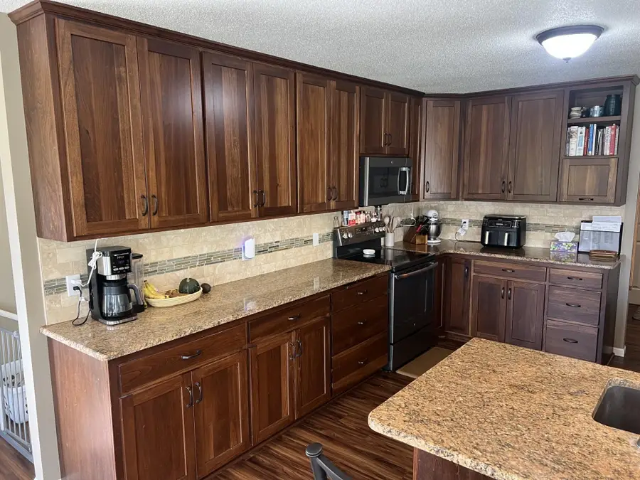 825 S Hubbard Avenue, Litchfield, MN 55355 - #3