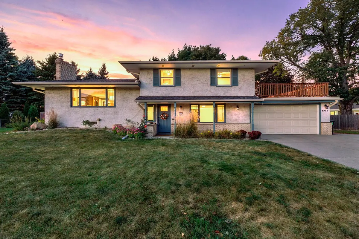 3200 Edward Street Ne, Saint Anthony, MN 55418 - #1