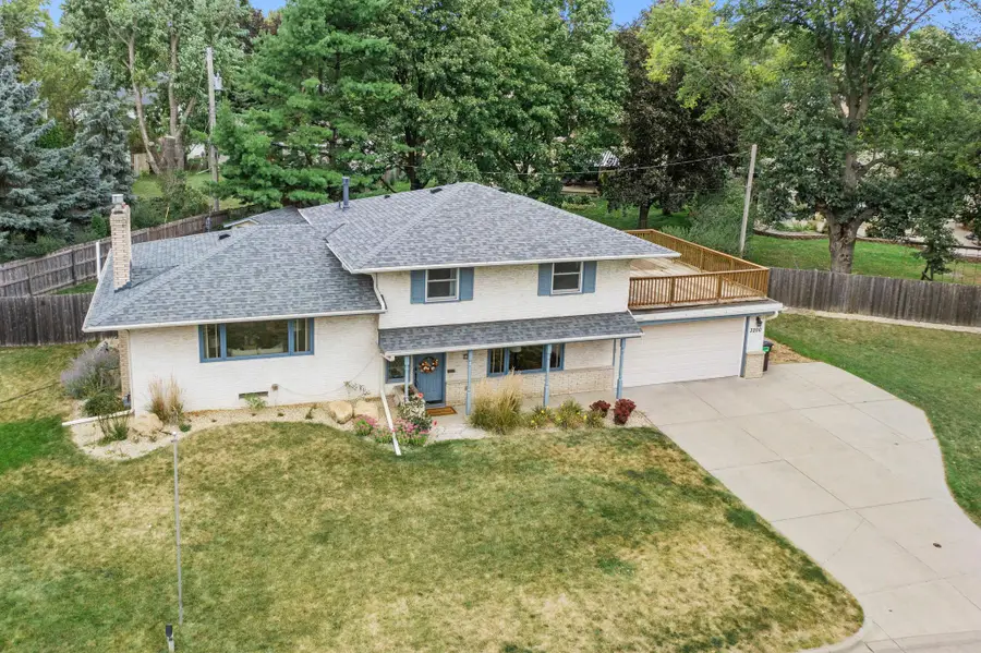 3200 Edward Street Ne, Saint Anthony, MN 55418 - #3