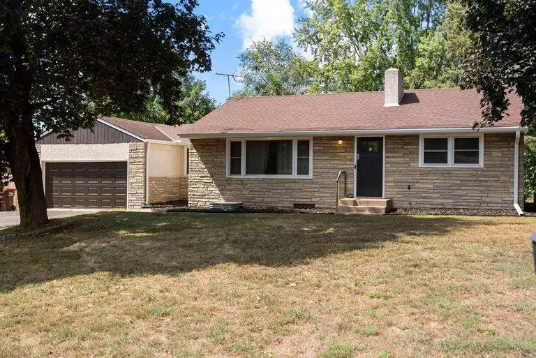 1689 Edgemont Street, Maplewood, MN 55117 - #1