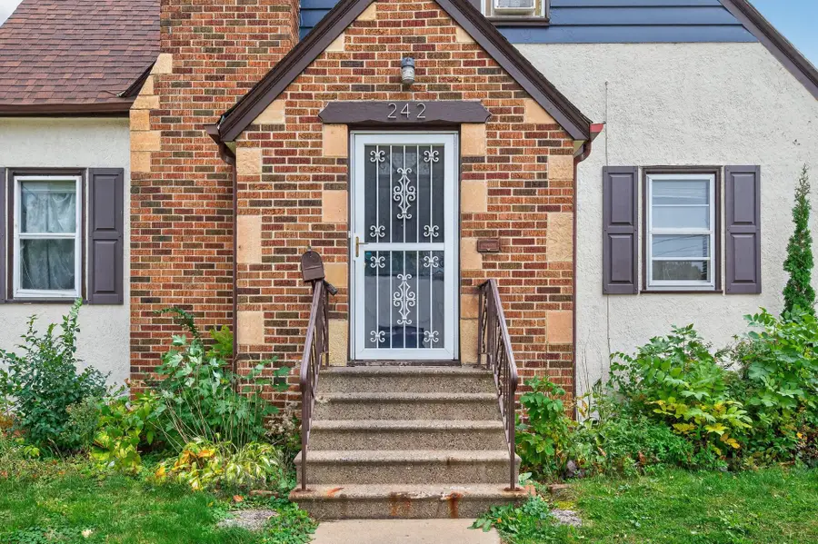 242 Annapolis Street W, West Saint Paul, MN 55118 - #3