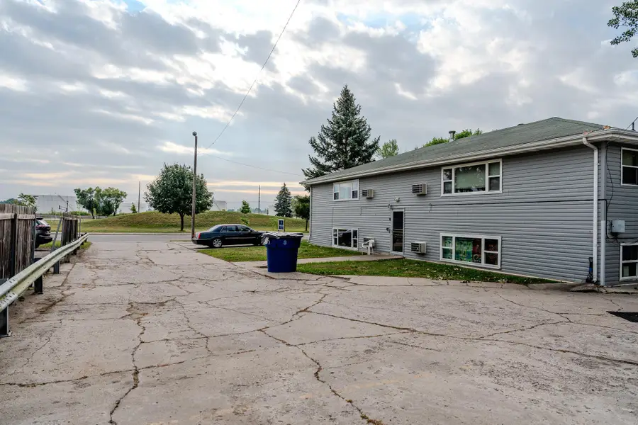 917 19th Street S, Moorhead, MN 56560 - #2