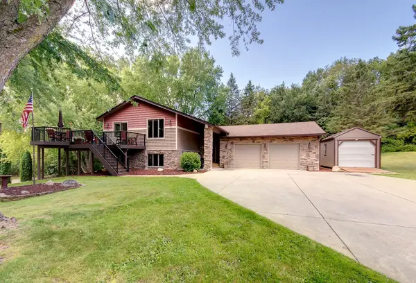 22710 Pinto Lane, Lakeville, MN 55044