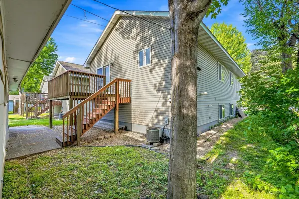 1077 26th Avenue Se, Minneapolis, MN 55414