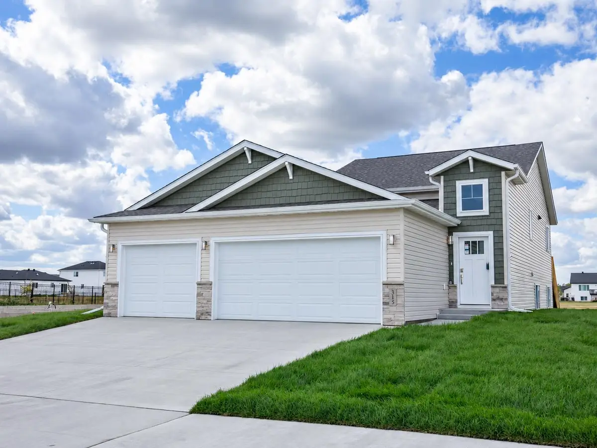 315 Lionheart Drive, Horace, ND 58047 - #1