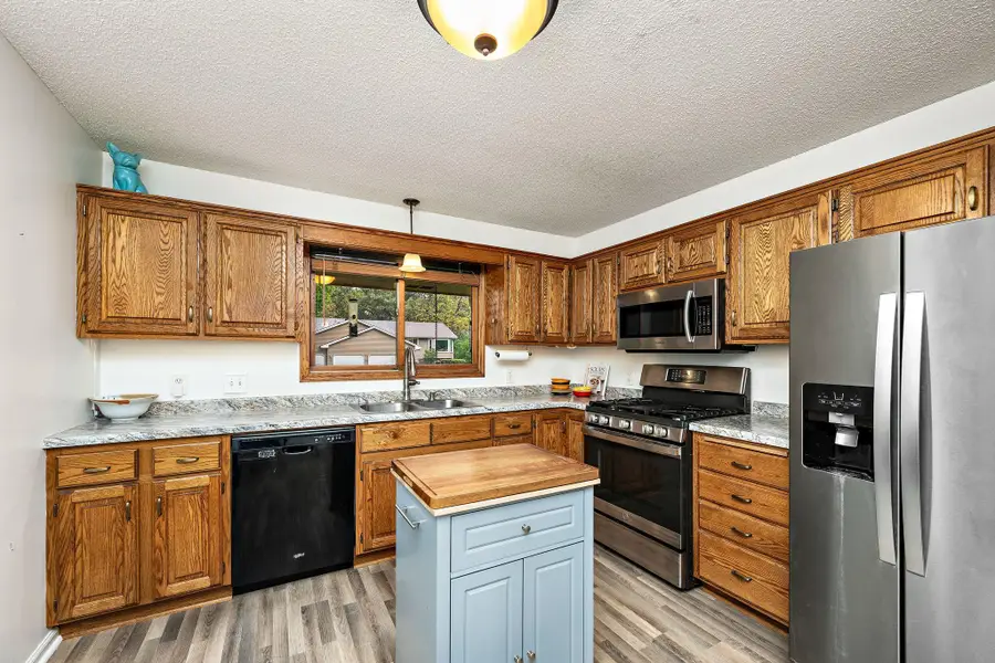 631 Bighorn Drive, Chanhassen, MN 55317 - #2