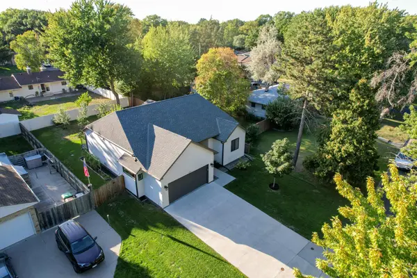 1431 Sumter Avenue N, Golden Valley, MN 55427