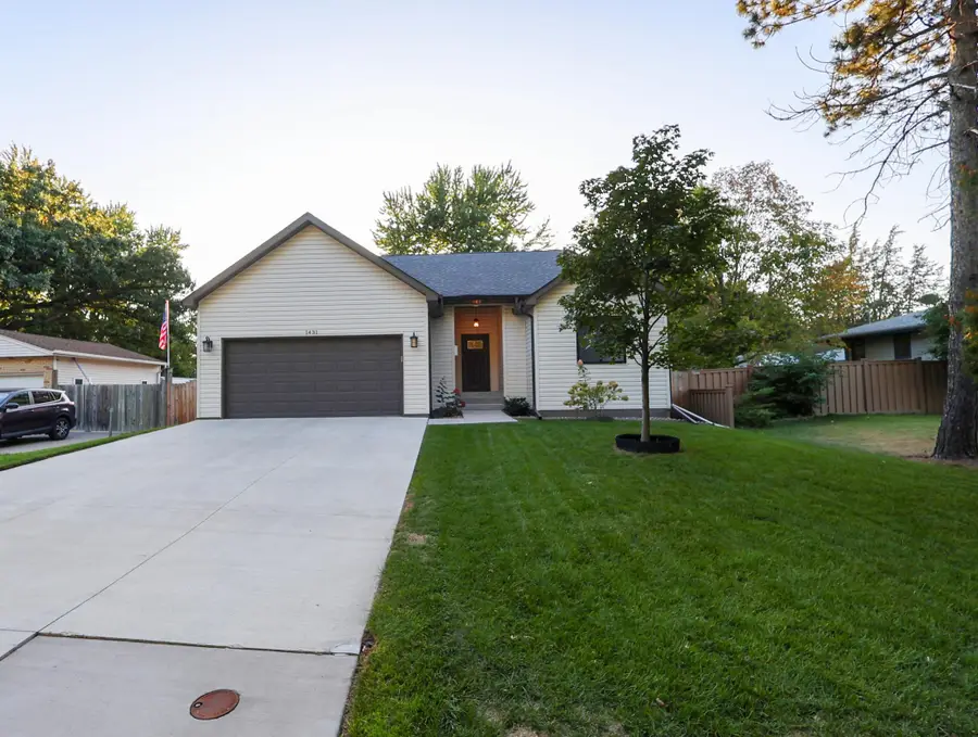 1431 Sumter Avenue N, Golden Valley, MN 55427 - #3