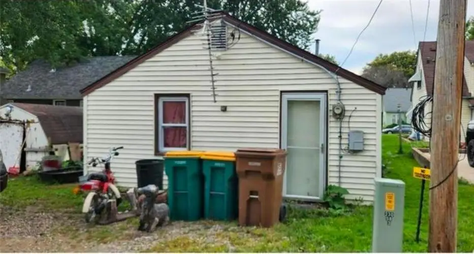 410 Saint Peter Avenue, Albert Lea, MN 56007 - #1