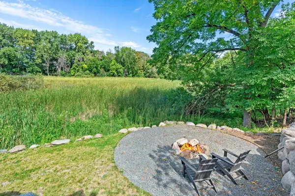 10 Woodlawn Avenue, Excelsior, MN 55331