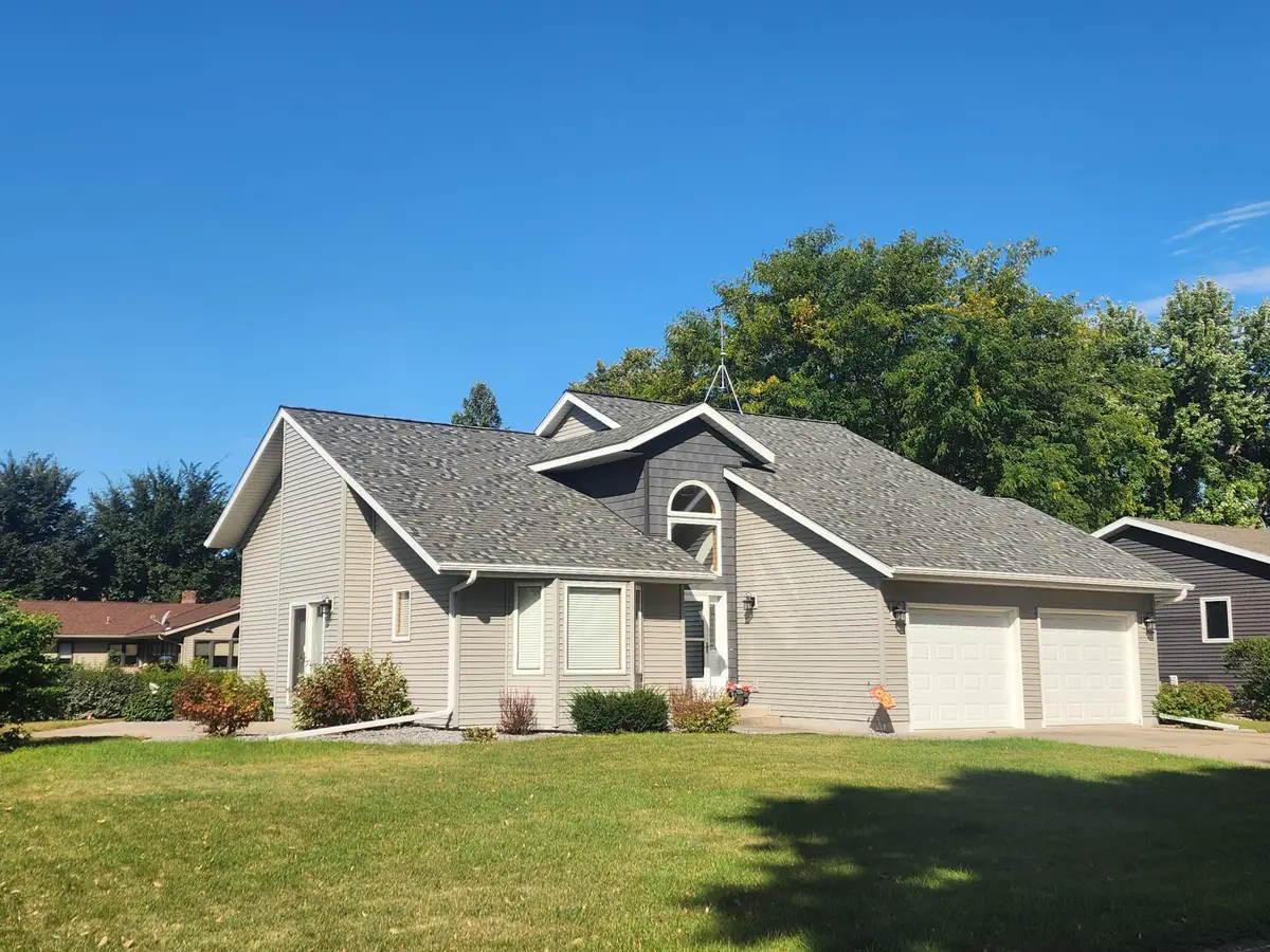 512 Galles Drive, Redwood Falls, MN 56283 - #1