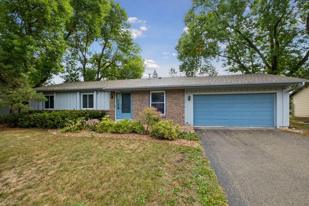 4758 Hauge Circle, Eagan, MN 55122 - #1