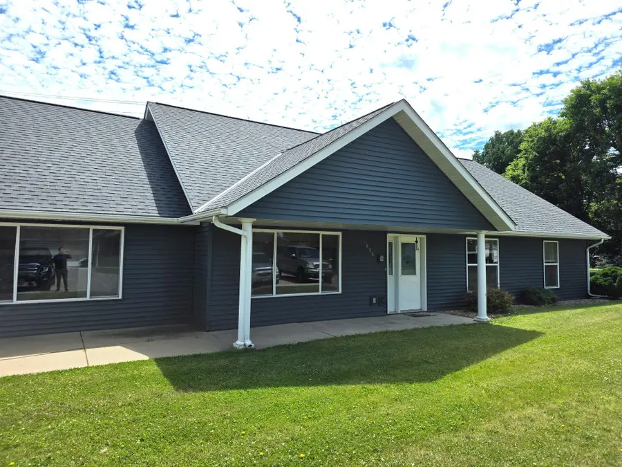 1806 E Lincoln Avenue, Montevideo, MN 56265 - #2