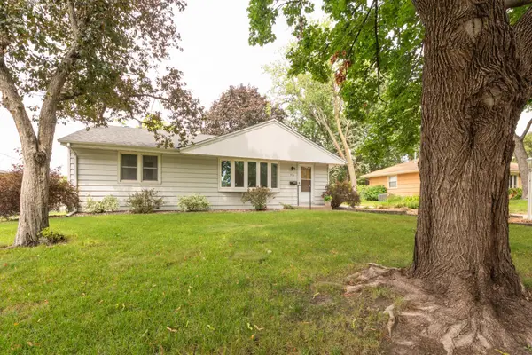 671 58th Avenue Ne, Fridley, MN 55432