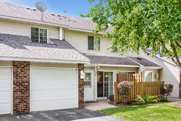 7026 19th Street N #12, Oakdale, MN 55128
